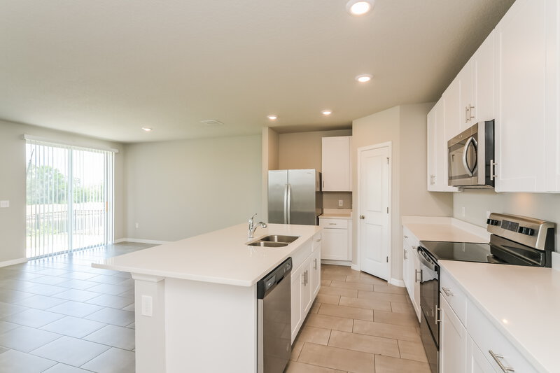 2,145/Mo, 1142 Oak Valley Drive Auburndale, FL 33823 Kitchen View 2