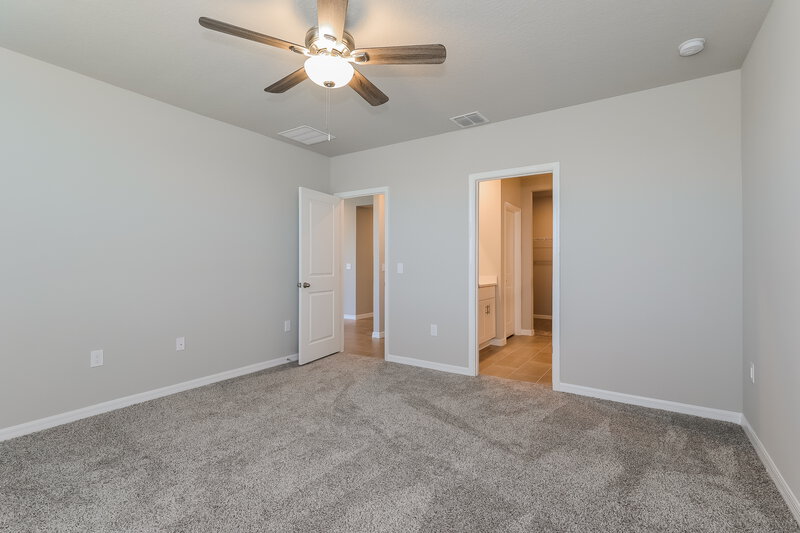 2,900/Mo, 1142 Oak Valley Drive Auburndale, FL 33823 Main Bedroom View 2