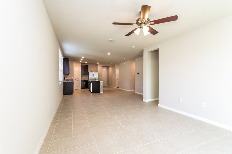 1,720/Mo, 1169 Oak Valley Drive Auburndale, FL 33823 Living Room View 2