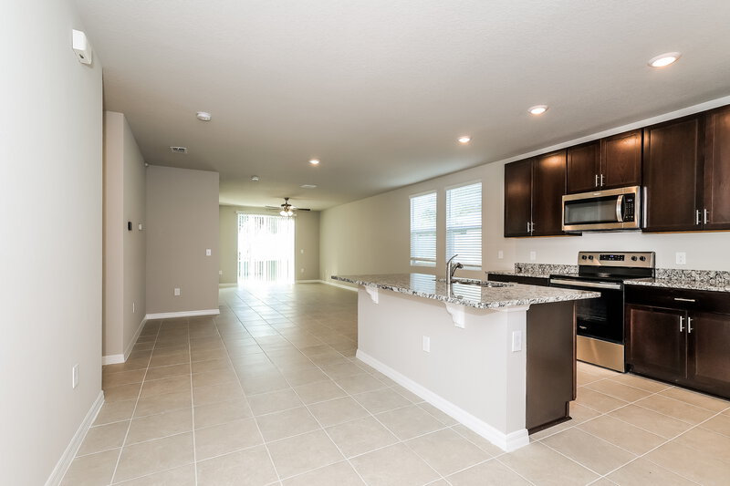 1,720/Mo, 1169 Oak Valley Drive Auburndale, FL 33823 Kitchen View