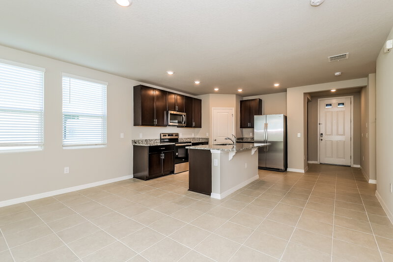 1,720/Mo, 1169 Oak Valley Drive Auburndale, FL 33823 Kitchen View 2