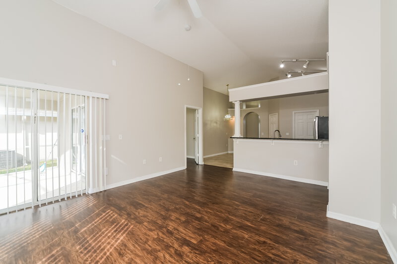 2,275/Mo, 671 Eagle Pointe South Kissimmee, FL 34746 Living Room View 2