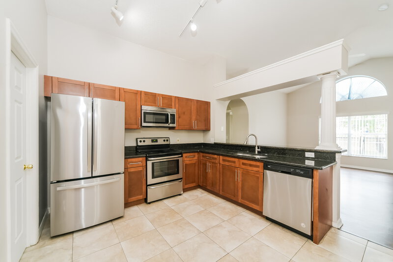 2,275/Mo, 671 Eagle Pointe South Kissimmee, FL 34746 Kitchen View