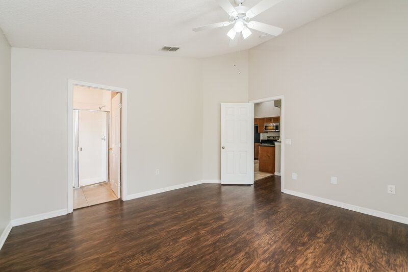 2,275/Mo, 671 Eagle Pointe South Kissimmee, FL 34746 Main Bedroom View 2