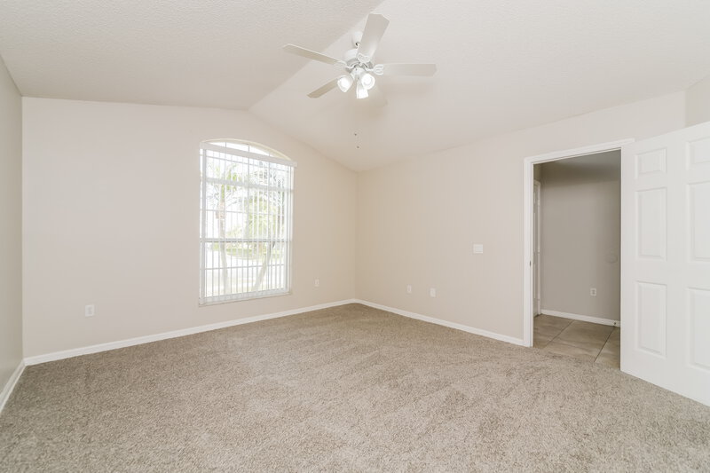 2,275/Mo, 671 Eagle Pointe South Kissimmee, FL 34746 Main Bedroom View 3