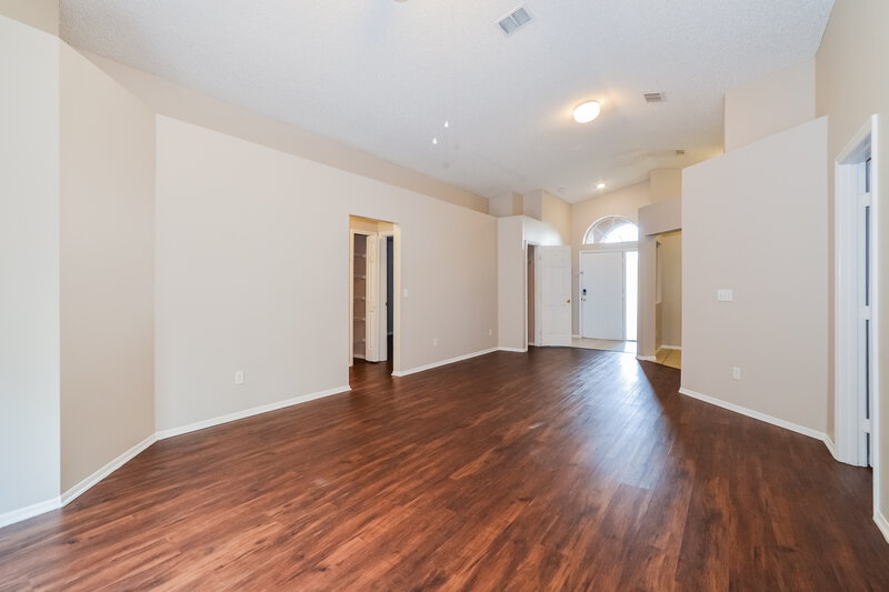 2,225/Mo, 2230 Justin Ave Orlando, FL 32826 Living Room View