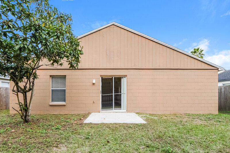 2,225/Mo, 2230 Justin Ave Orlando, FL 32826 Rear View