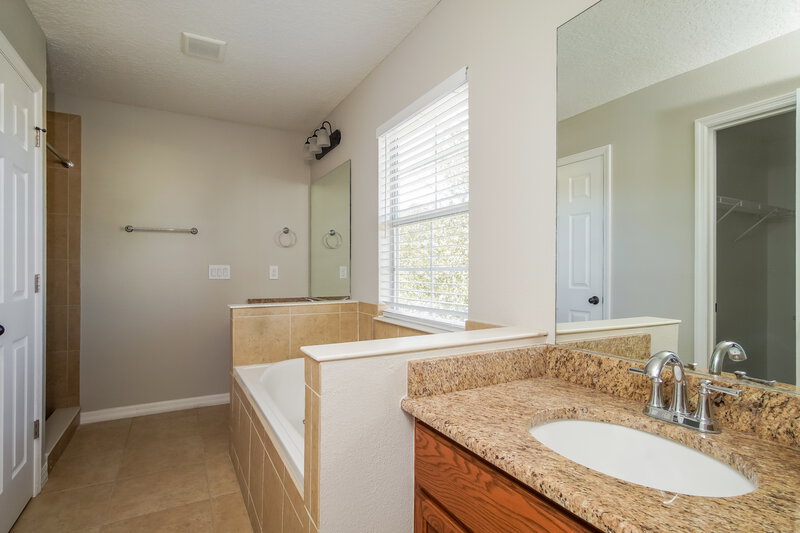 2,210/Mo, 641 Florentino Pl Saint Cloud, FL 34769 Main Bathroom View