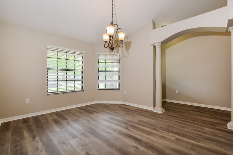 2,305/Mo, 4810 Marsh Harbor Dr Tavares, FL 32778 Dining Room View