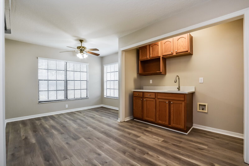 2,305/Mo, 4810 Marsh Harbor Dr Tavares, FL 32778 Main Bedroom View