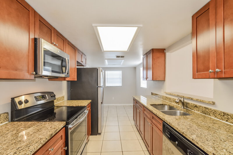 1,825/Mo, 3735 Militia Dr Titusville, FL 32796 Kitchen View