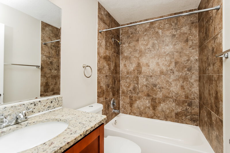 2,205/Mo, 1197 Gallatin Ave NW Palm Bay, FL 32907 Bathroom View