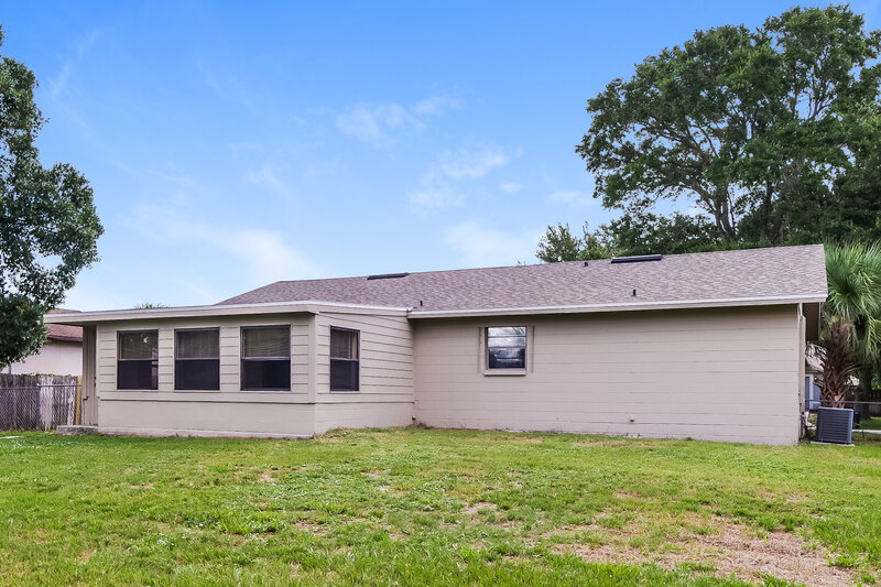 1,715/Mo, 1022 Dusseldorf Ave NW Palm Bay, FL 32907 Rear View