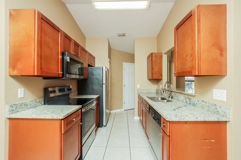 1,855/Mo, 726 Lime Ave NW Palm Bay, FL 32907 Kitchen View