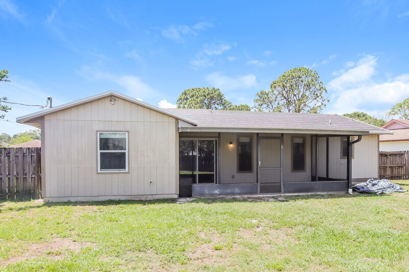 1,855/Mo, 726 Lime Ave NW Palm Bay, FL 32907 Rear View 2