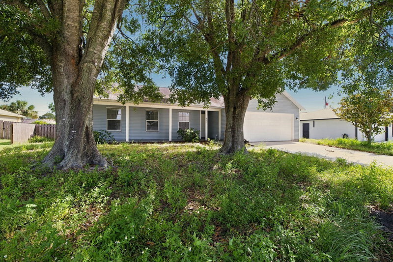 1,725/Mo, 441 Dunbar Ave NE Palm Bay, FL 32907 Front View