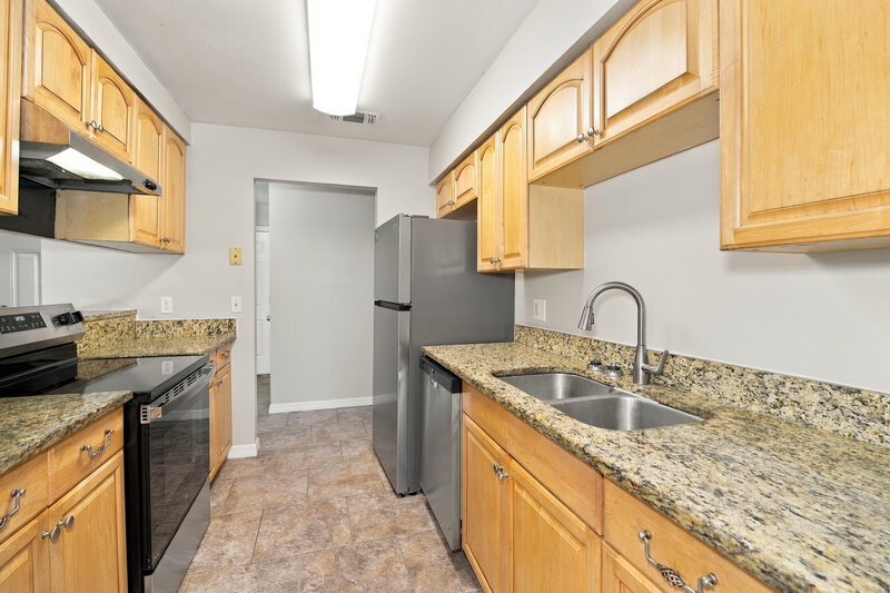 1,725/Mo, 441 Dunbar Ave NE Palm Bay, FL 32907 Kitchen View 2