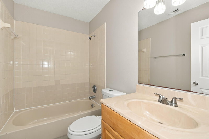 1,725/Mo, 441 Dunbar Ave NE Palm Bay, FL 32907 Bathroom View