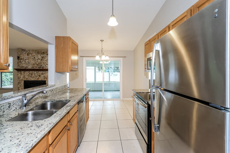 1,775/Mo, 948 Highland Ave NW Palm Bay, FL 32907 Kitchen View