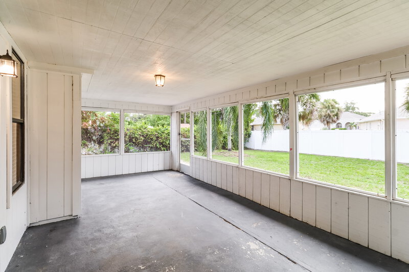 1,775/Mo, 948 Highland Ave NW Palm Bay, FL 32907 Sun Room View