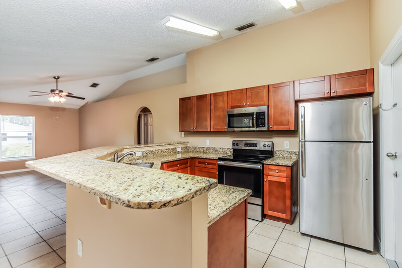 1,810/Mo, 718 Reading St SE Palm Bay, FL 32909 Kitchen View