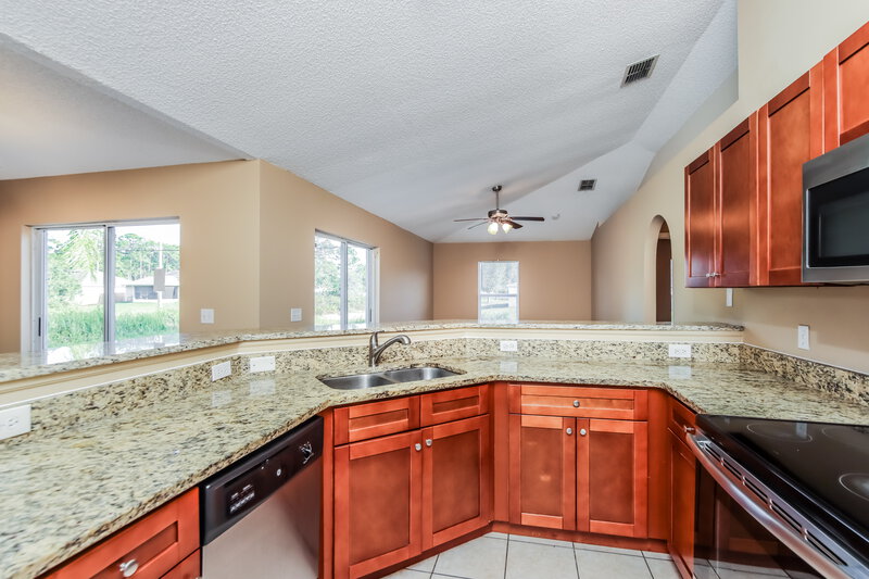 1,810/Mo, 718 Reading St SE Palm Bay, FL 32909 Kitchen View 2