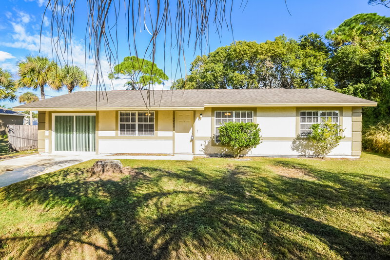 1,900/Mo, 4250 Delespine Rd Cocoa, FL 32927 External View