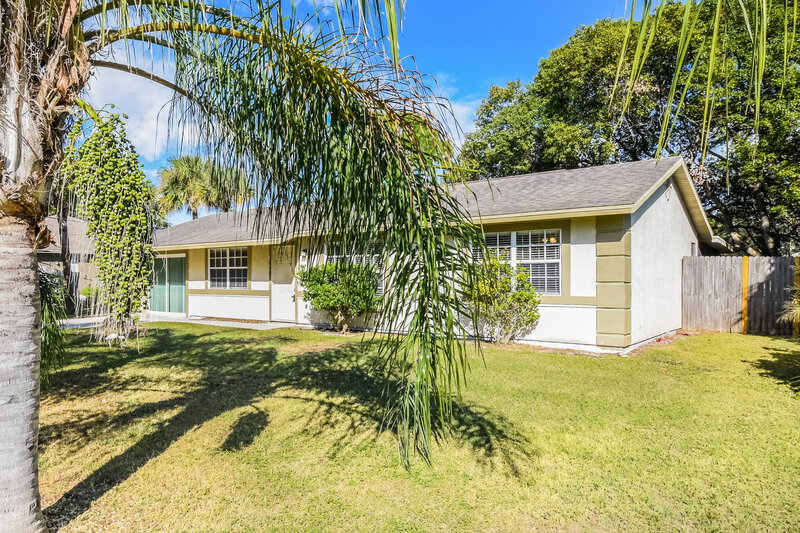 1,900/Mo, 4250 Delespine Rd Cocoa, FL 32927 Front View 2