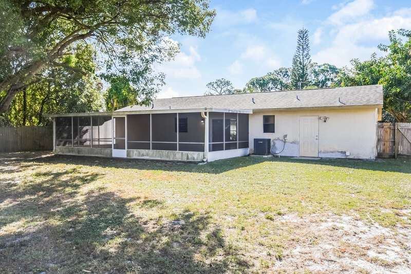 1,900/Mo, 4250 Delespine Rd Cocoa, FL 32927 Rear View 2