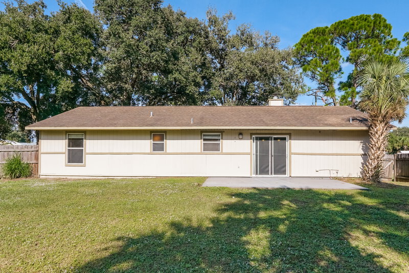 2,710/Mo, 6057 Balsam St Cocoa, FL 32927 Rear View