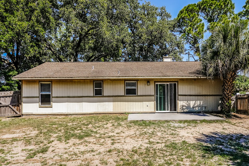 1,995/Mo, 6057 Balsam St Cocoa, FL 32927 Rear View