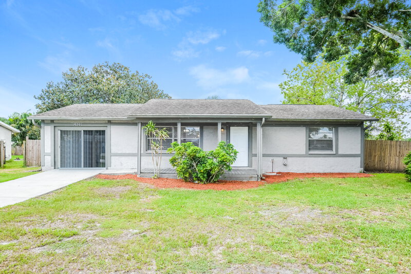 1,695/Mo, 2935 Pembroke Rd Melbourne, FL 32935 External View