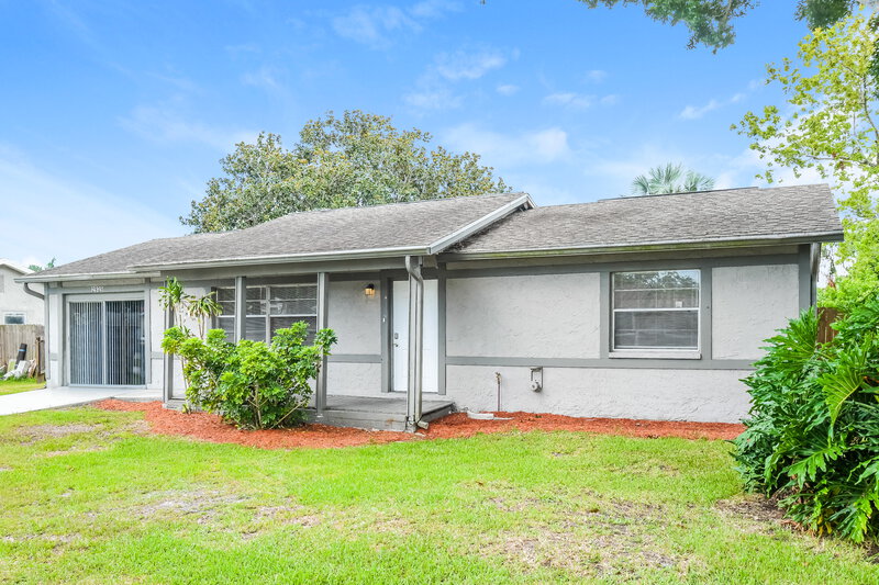 1,695/Mo, 2935 Pembroke Rd Melbourne, FL 32935 Front View