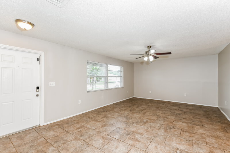 1,695/Mo, 2935 Pembroke Rd Melbourne, FL 32935 Living Room View 2