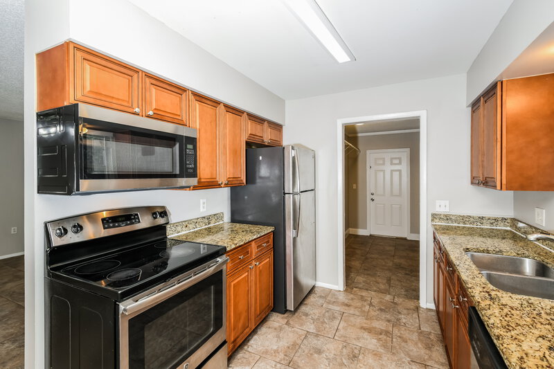 1,695/Mo, 2935 Pembroke Rd Melbourne, FL 32935 Kitchen View 2