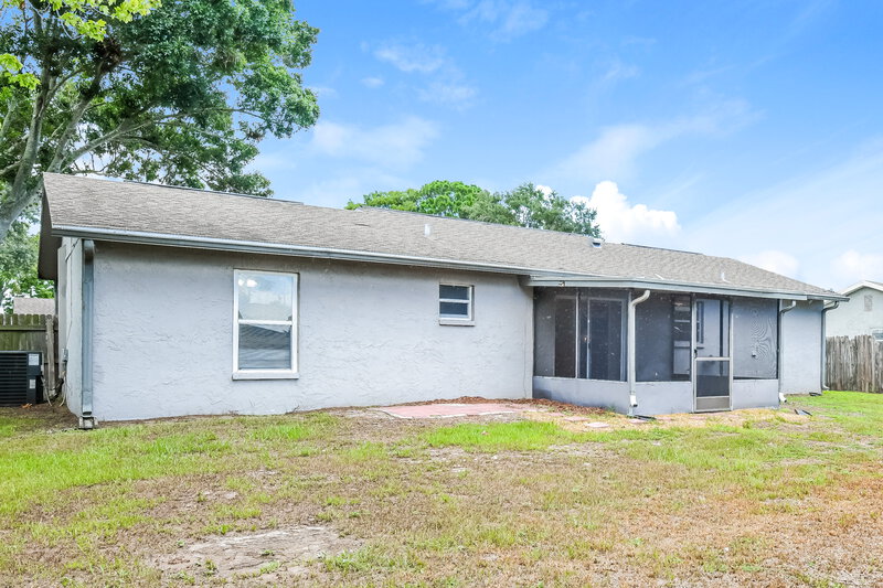 1,695/Mo, 2935 Pembroke Rd Melbourne, FL 32935 Rear View