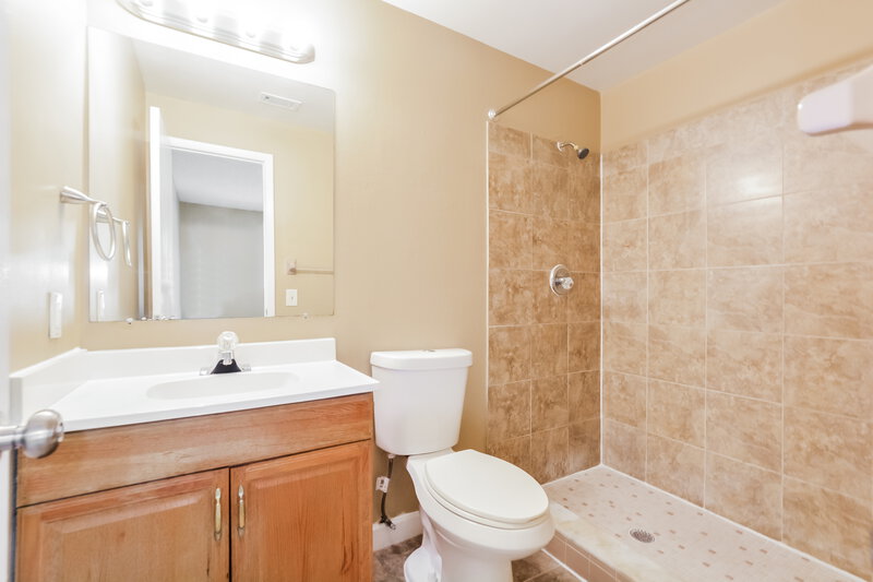 1,985/Mo, 1264 Croftwood Dr Melbourne, FL 32935 Main Bathroom View