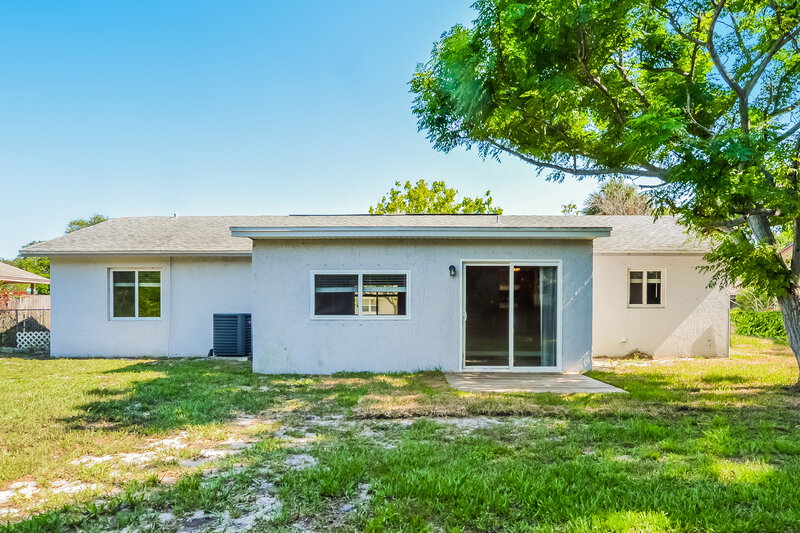 1,985/Mo, 1264 Croftwood Dr Melbourne, FL 32935 Rear View