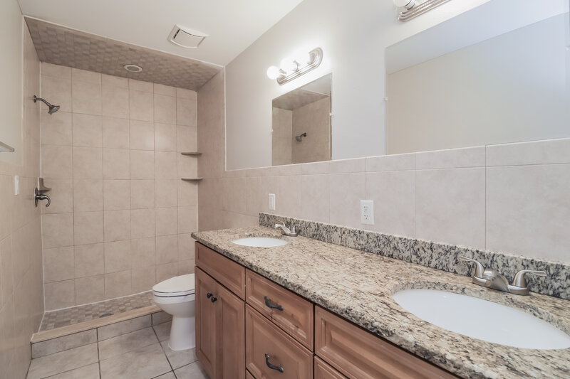 1,845/Mo, 4717 Seattle St Cocoa, FL 32927 Main Bathroom View