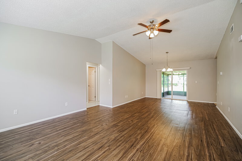 2,050/Mo, 6430 Greenwood Ave Cocoa, FL 32927 Living Room View