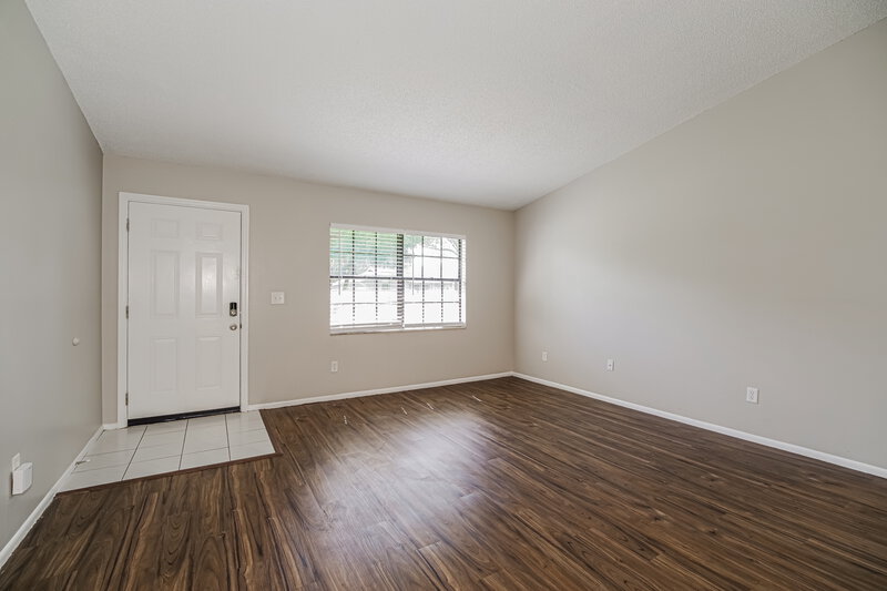 2,050/Mo, 6430 Greenwood Ave Cocoa, FL 32927 Living Room View 2