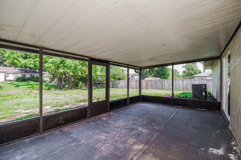 2,050/Mo, 6430 Greenwood Ave Cocoa, FL 32927 Sun Room View