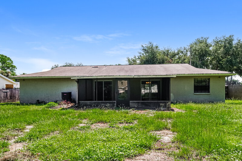 2,050/Mo, 6430 Greenwood Ave Cocoa, FL 32927 Rear View