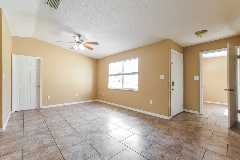 2,100/Mo, 4317 Alamosa St Cocoa, FL 32927 Living Room View