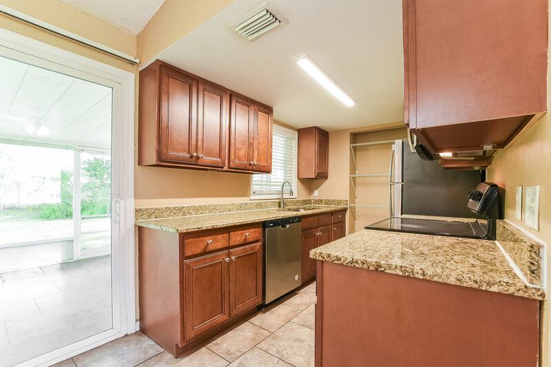 2,100/Mo, 4317 Alamosa St Cocoa, FL 32927 Kitchen View 2