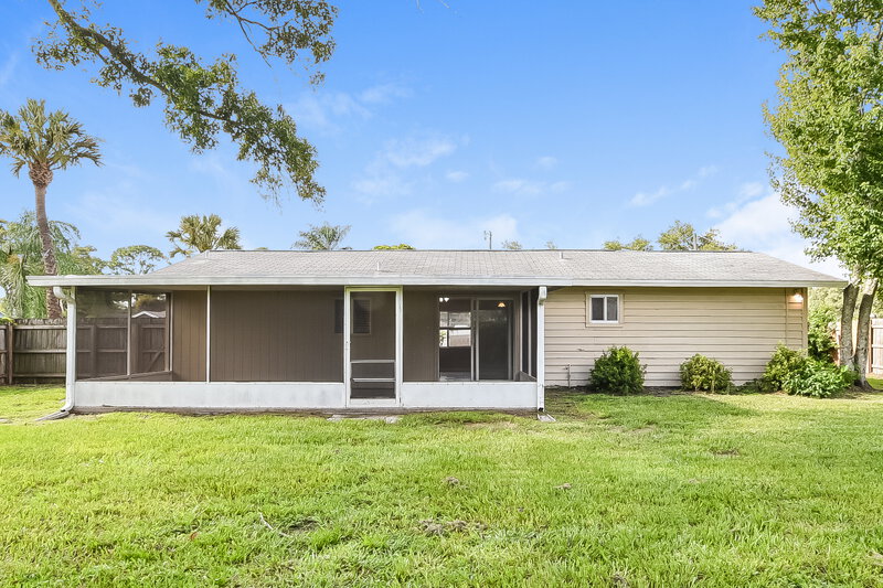 2,100/Mo, 4317 Alamosa St Cocoa, FL 32927 Rear View