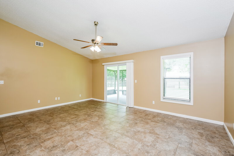 1,715/Mo, 681 Elmont St NW Palm Bay, FL 32907 Living Room View