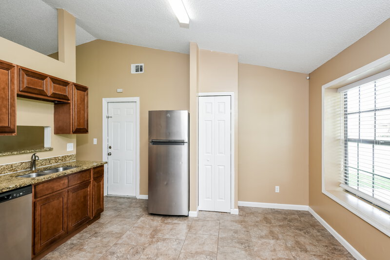 1,715/Mo, 681 Elmont St NW Palm Bay, FL 32907 Kitchen View 2