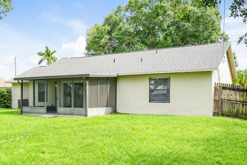 1,715/Mo, 681 Elmont St NW Palm Bay, FL 32907 Rear View