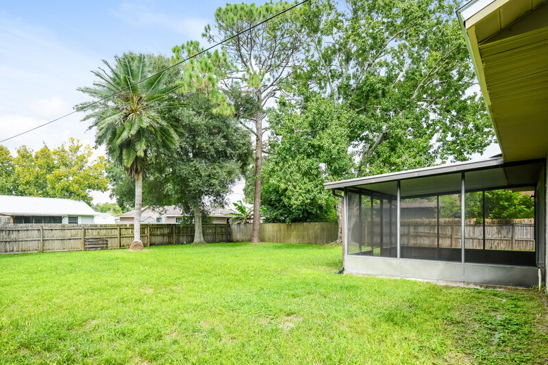 1,715/Mo, 681 Elmont St NW Palm Bay, FL 32907 Backyard View